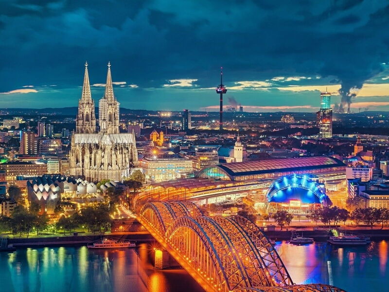 Yel Değirmenlerinden Eyfel'e Benelüks & Paris & Almanya | 7 Gece | İstanbul | THY